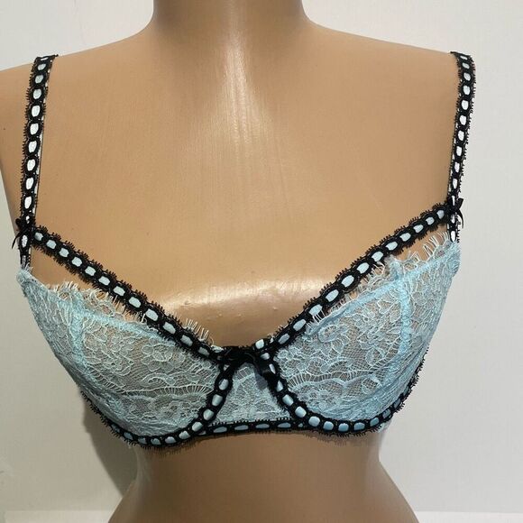 Victoria's Secret Women's Blue Dream Angels Without Padding Push Up Bra Size 34B - Picture 1 of 8